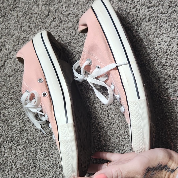 Baby Pink Converse - Picture 2 of 6
